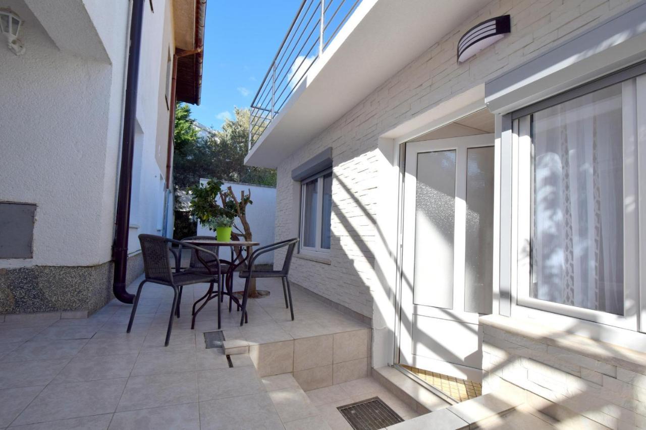 Apartments Buturajac Krk Town Exterior photo