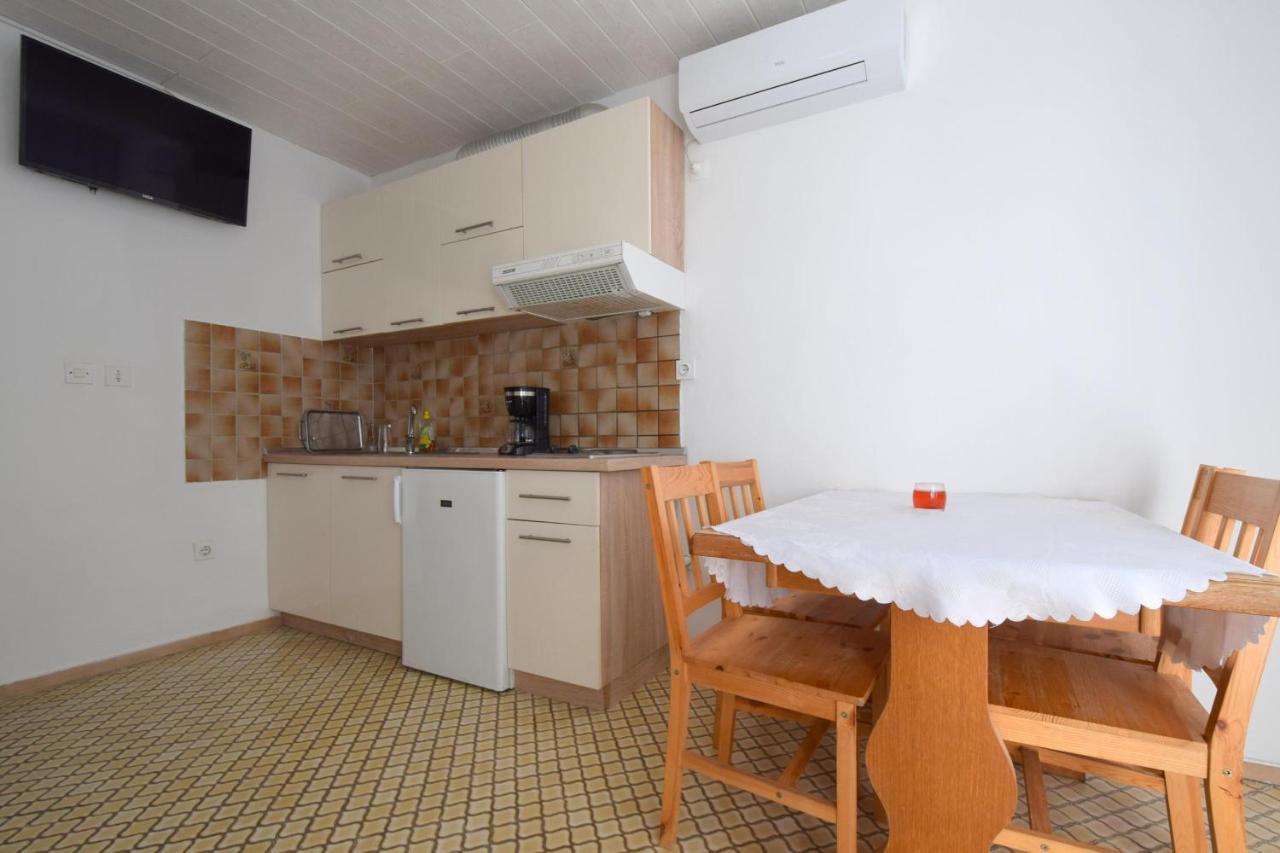 Apartments Buturajac Krk Town Exterior photo