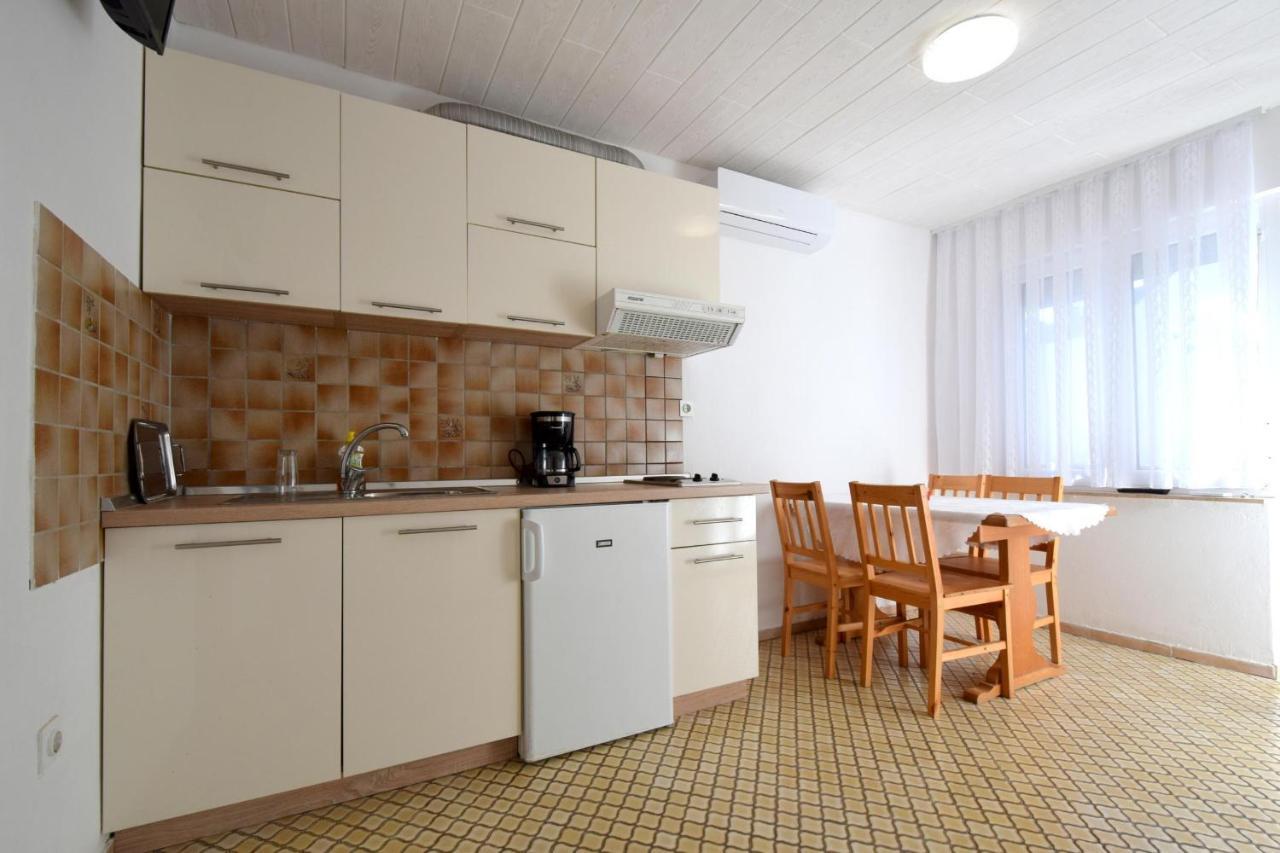 Apartments Buturajac Krk Town Exterior photo